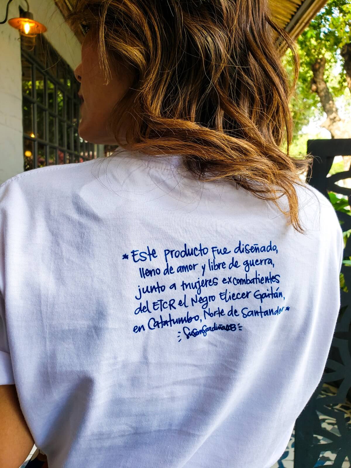 Camiseta Unisex - Territorio - IXORA Inclusivas y Autónomas - Imagen 3